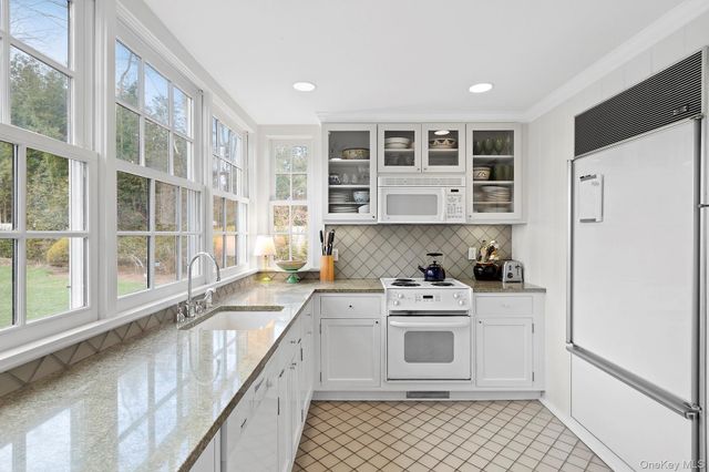 393 Hill Street, Southampton, NY 11968