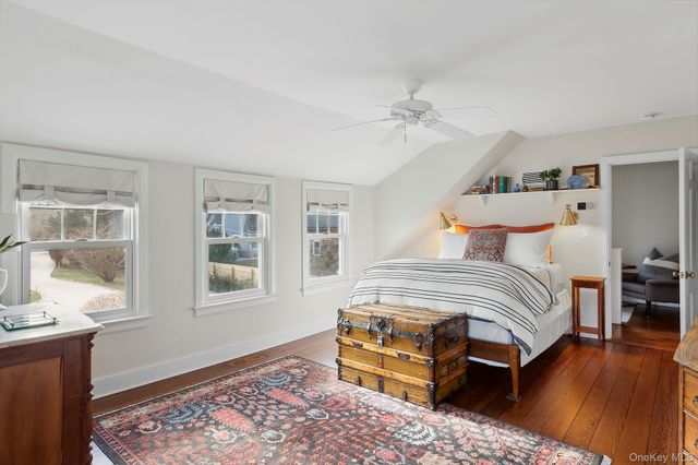 393 Hill Street, Southampton, NY 11968