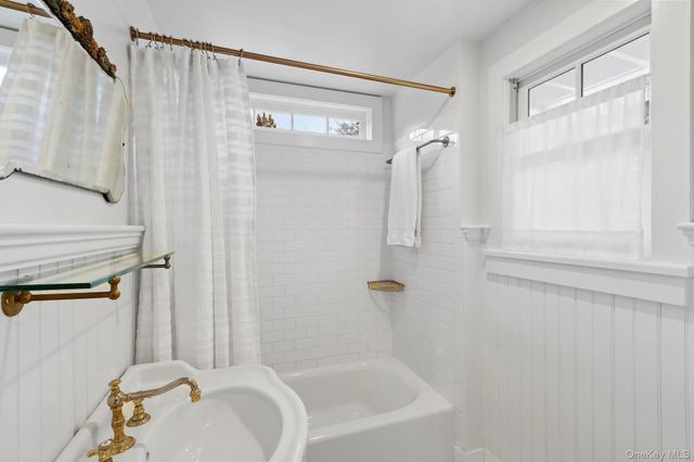 393 Hill Street, Southampton, NY 11968