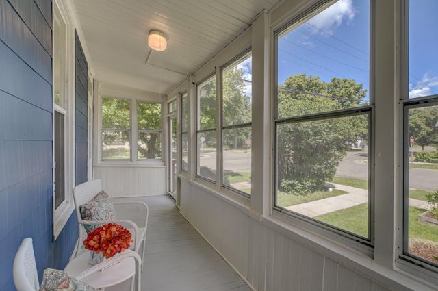 858 Watson Avenue, Saint Paul, MN 55102