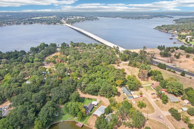 176 Bayside Circle, Malakoff, TX 75148