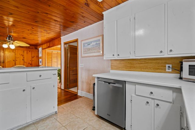 132 Calhoun Dr., Murrells Inlet, SC 29576