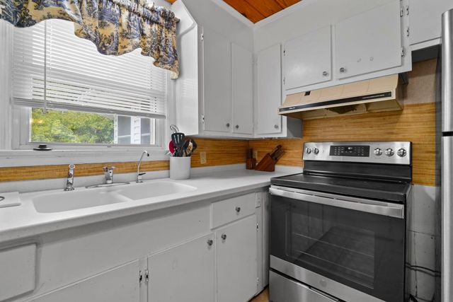132 Calhoun Dr., Murrells Inlet, SC 29576
