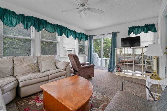 132 Calhoun Dr., Murrells Inlet, SC 29576