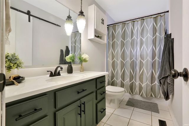 6644 Concord Drive, Newburgh, IN 47630