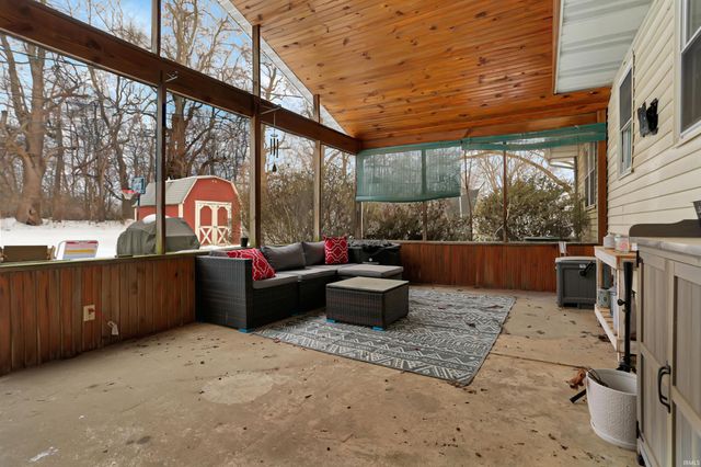 6644 Concord Drive, Newburgh, IN 47630