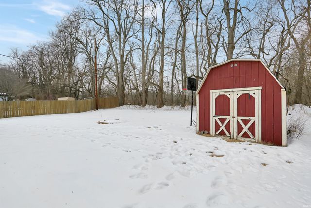 6644 Concord Drive, Newburgh, IN 47630