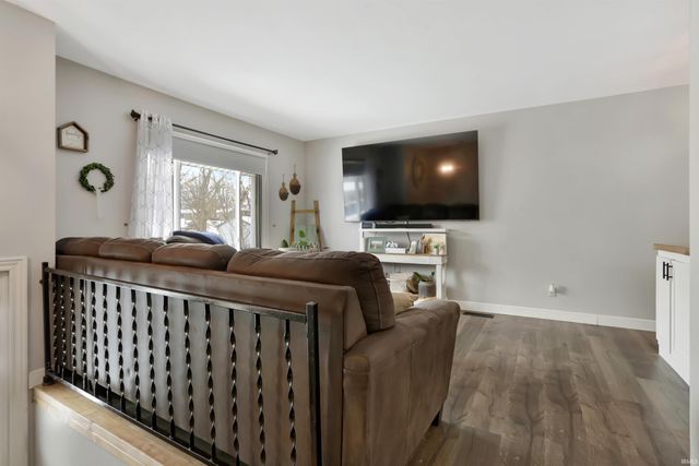 6644 Concord Drive, Newburgh, IN 47630