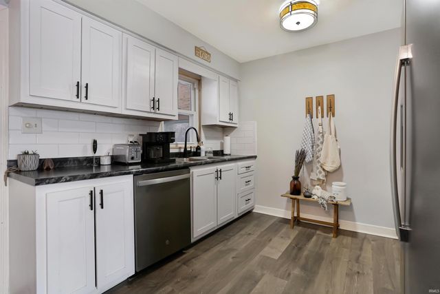 6644 Concord Drive, Newburgh, IN 47630