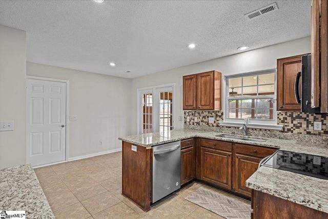 6 Avenel Court, Simpsonville, SC 29681