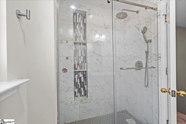 6 Avenel Court, Simpsonville, SC 29681