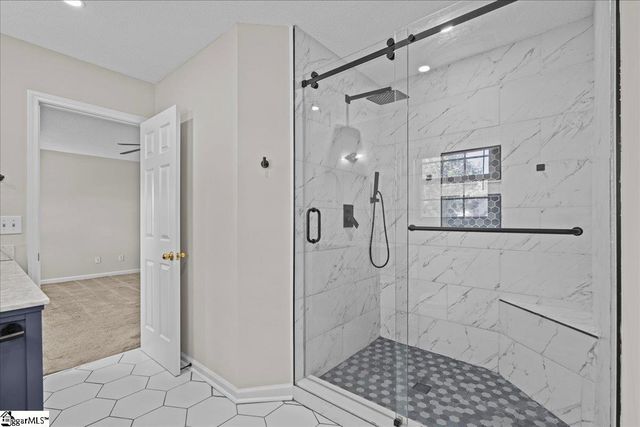 6 Avenel Court, Simpsonville, SC 29681