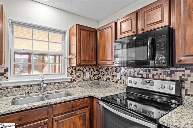 6 Avenel Court, Simpsonville, SC 29681