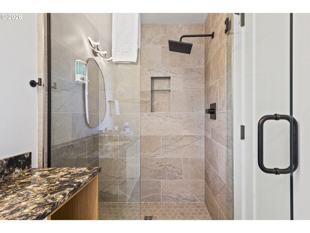 280 Nw Huckleberry St 6, Waldport, OR 97394