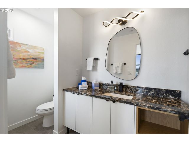 280 Nw Huckleberry St 6, Waldport, OR 97394