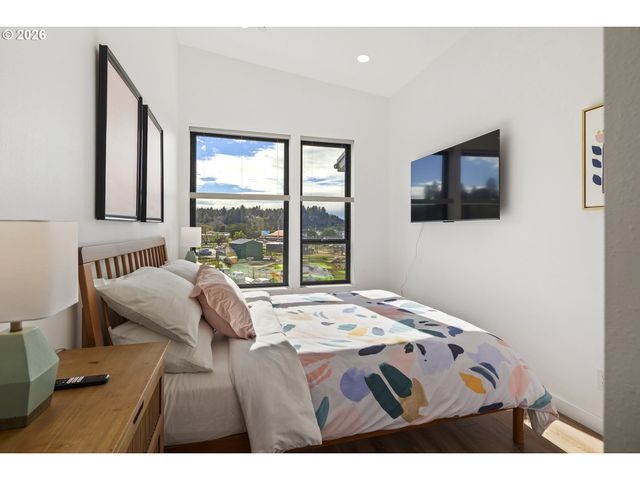 280 Nw Huckleberry St 6, Waldport, OR 97394