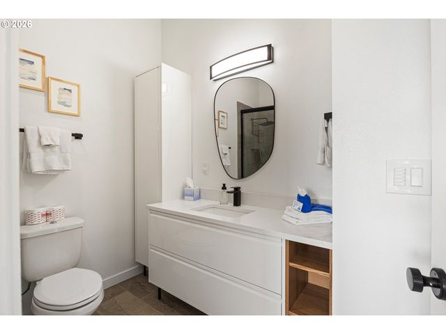 280 Nw Huckleberry St 6, Waldport, OR 97394