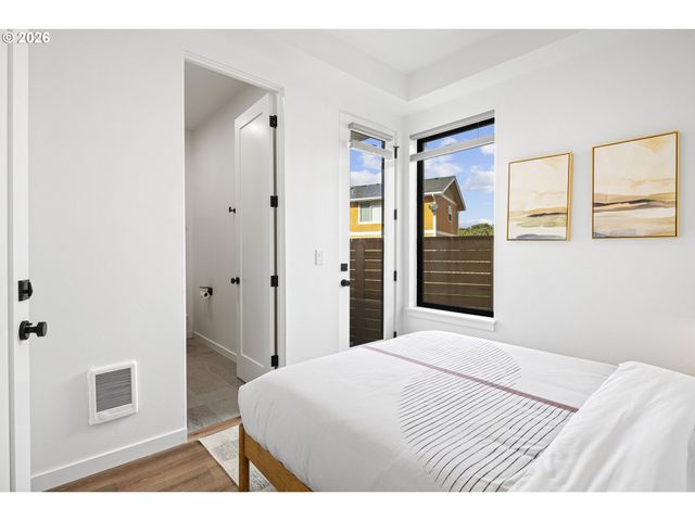 280 Nw Huckleberry St 6, Waldport, OR 97394