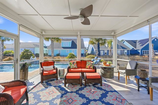 1005 Bonnet Dr., North Myrtle Beach, SC 29582