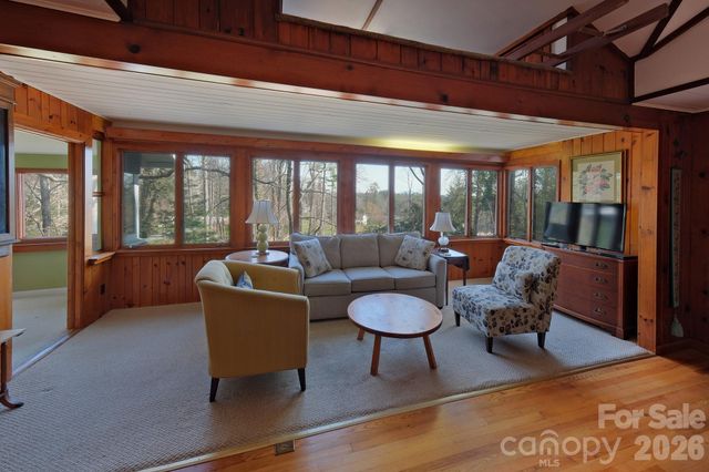 71 Norfolk Lane, Laurel Park, NC 28739