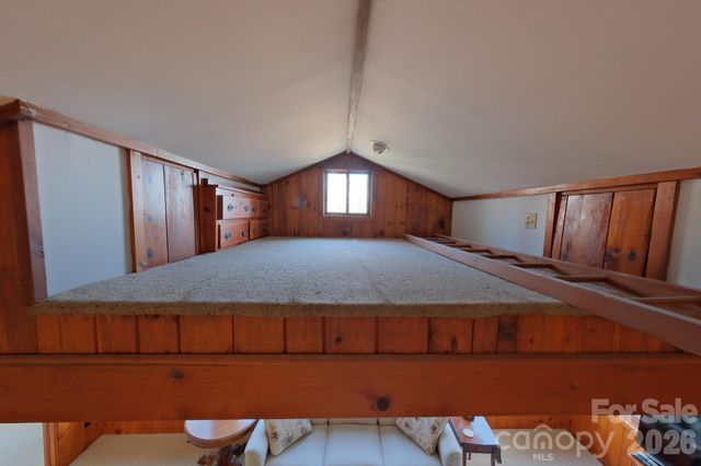 71 Norfolk Lane, Laurel Park, NC 28739