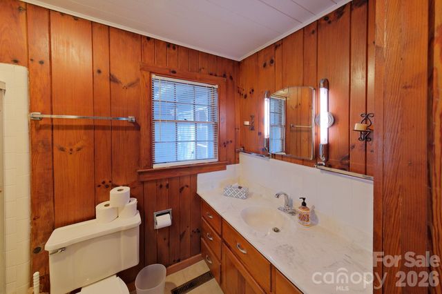 71 Norfolk Lane, Laurel Park, NC 28739