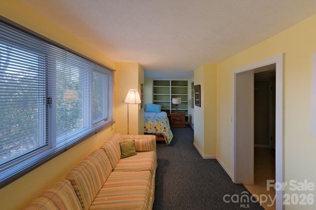 71 Norfolk Lane, Laurel Park, NC 28739