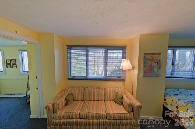 71 Norfolk Lane, Laurel Park, NC 28739