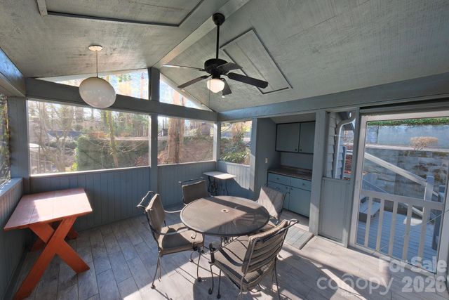 71 Norfolk Lane, Laurel Park, NC 28739