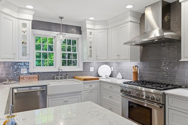 180 Amboy Avenue, Metuchen, NJ 08840