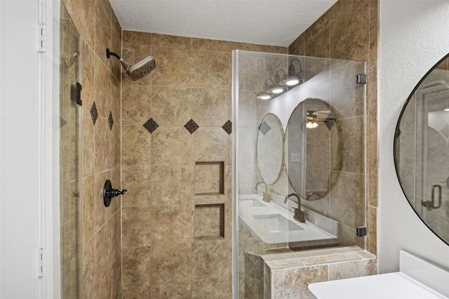 747 Oak West, Houston, TX 77073