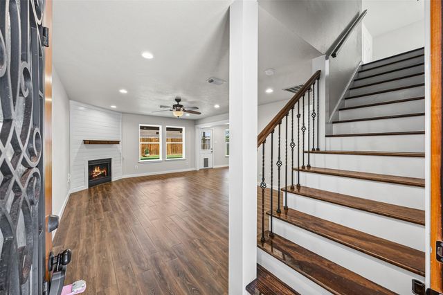 747 Oak West, Houston, TX 77073