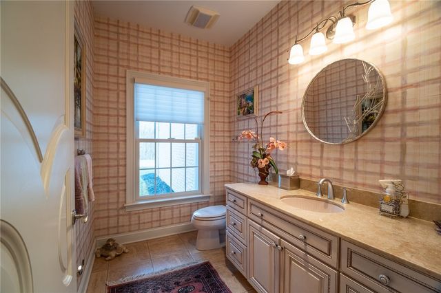 104 Angerer Rd, Cecil, PA 15317