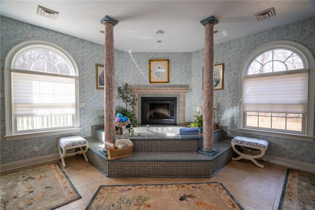 104 Angerer Rd, Cecil, PA 15317