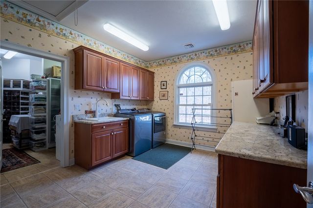 104 Angerer Rd, Cecil, PA 15317