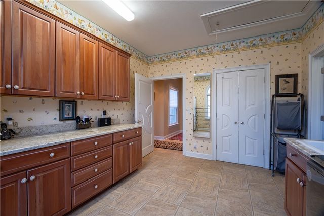 104 Angerer Rd, Cecil, PA 15317