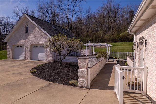 104 Angerer Rd, Cecil, PA 15317