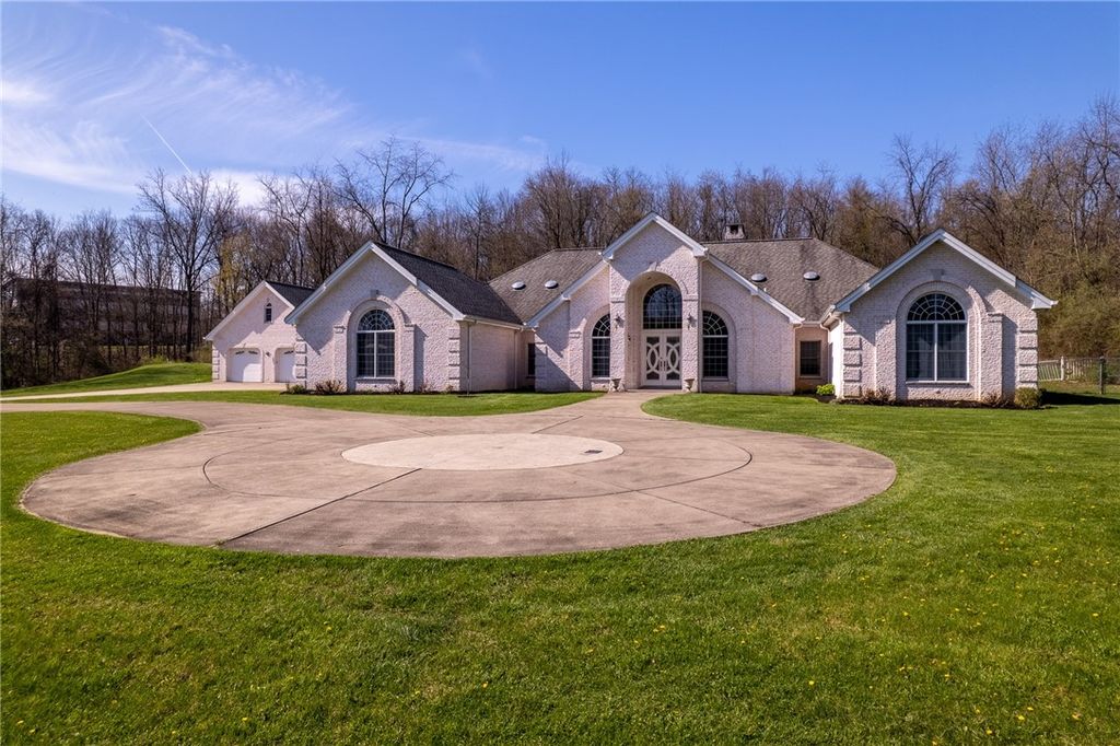104 Angerer Rd, Cecil, PA 15317