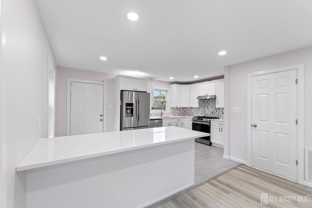 763 Gadek Place, Perth Amboy, NJ 08861