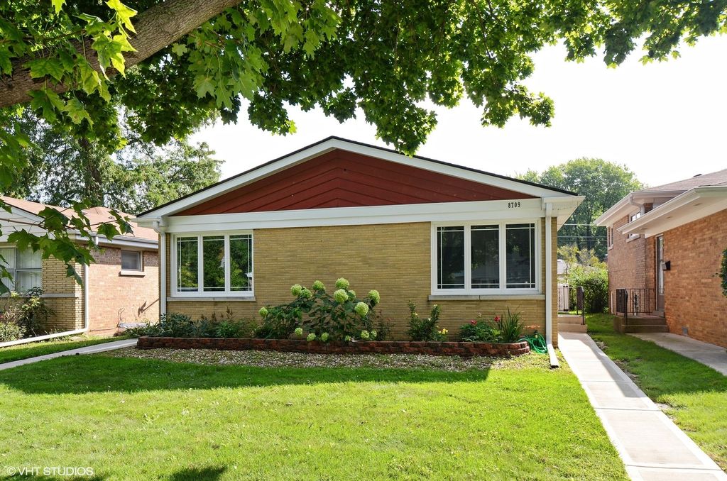 8709 Kedvale Avenue, Skokie, IL 60076