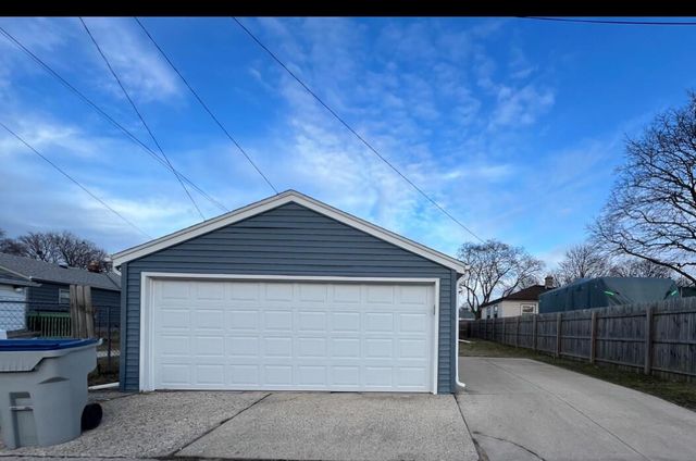 3835 S 17th STREET, Milwaukee, WI 53221