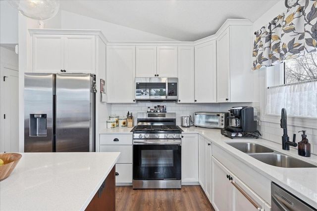 1107 Rich River Way, New Richmond, WI 54017