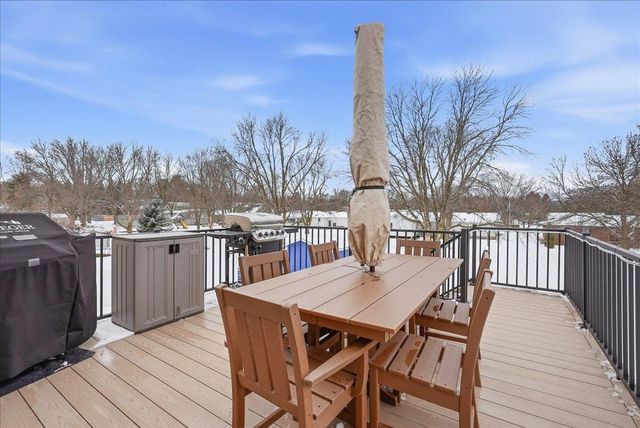 1107 Rich River Way, New Richmond, WI 54017
