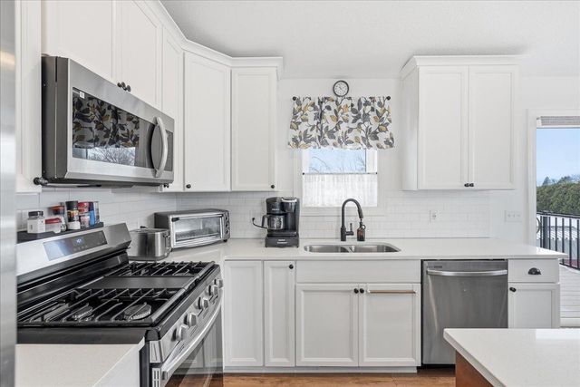 1107 Rich River Way, New Richmond, WI 54017