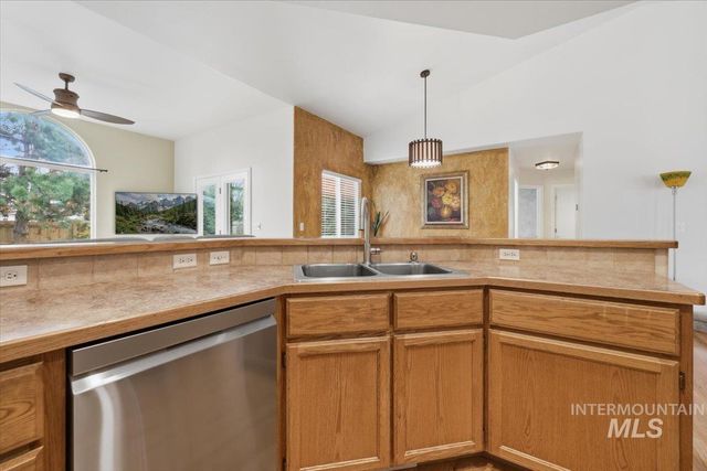 5818 S Cello, Boise, ID 83709