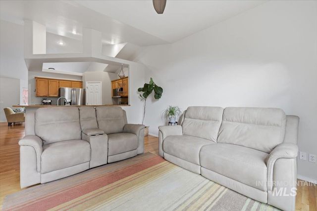 5818 S Cello, Boise, ID 83709