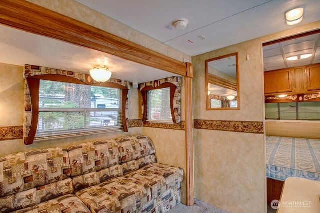 61 Christmas Tree Circle, Deming, WA 98244