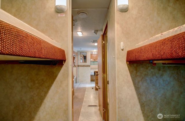 61 Christmas Tree Circle, Deming, WA 98244