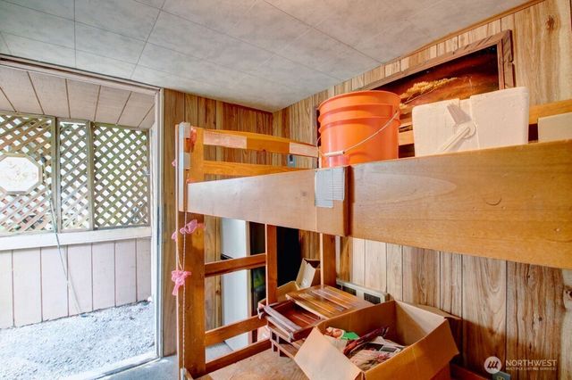 61 Christmas Tree Circle, Deming, WA 98244