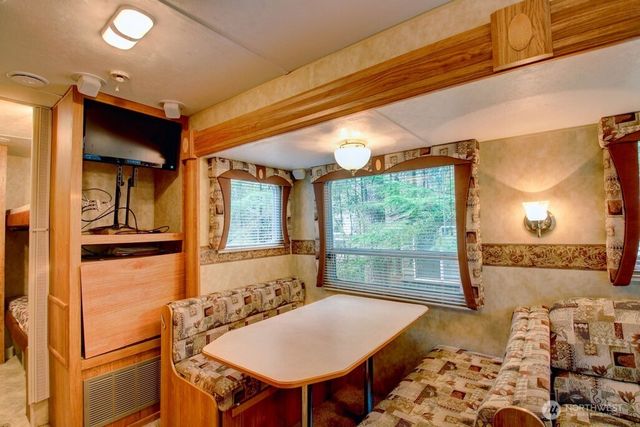 61 Christmas Tree Circle, Deming, WA 98244